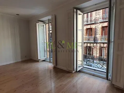 Flat / apartment in Calle de El Españoleto, Almagro, Madrid in Almagro · Madrid