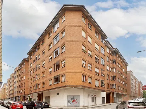 Flat / apartment in Calle Pedro Pablo, El Llano, Gijón in El Llano · Gijón