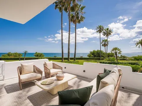 Penthouse in Urbanization Alcazaba Beach Houses, Punta Plata, Estepona in Punta Plata · Estepona